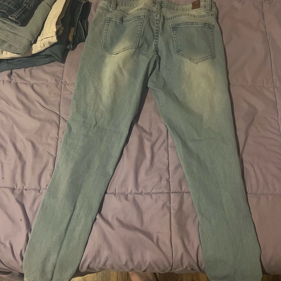 Nice fitted, ripped light blue jeans - Picture 2 of 2